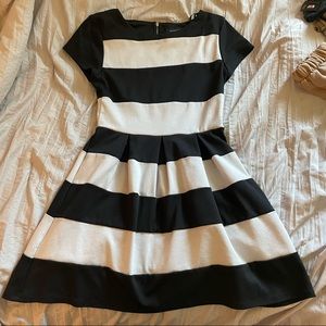 Black and white size M dress.